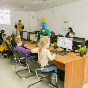 Новый класс в развлекательном центре города Томска! Скоро открытие! - КИБЕРшкола программирования для детей, компьютерные курсы для школьников, начинающих и подростков - KIBERone г. Георгиевск